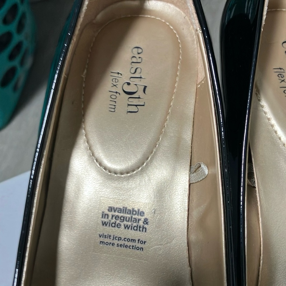 East 5th Black Heels Classic Elegance - Picture 3 of 8